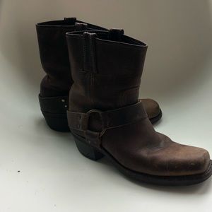 Frye Harness Boot 8R in dark brown